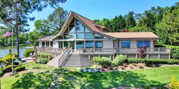 105 Seabright Circle