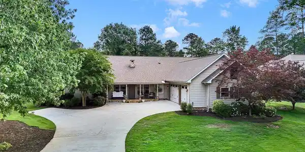 106 Stagecoach Court