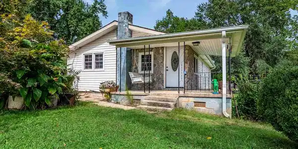 242 Settle Avenue