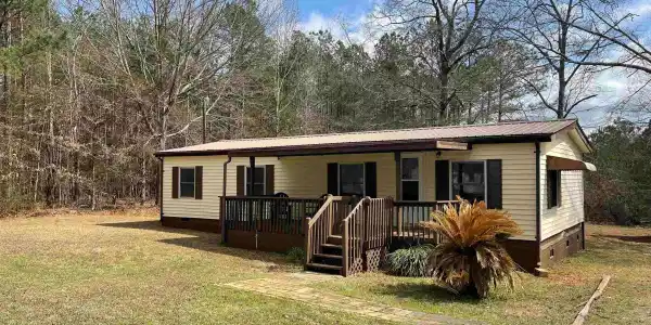 75 Edgewater Drive