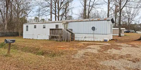 116 BEACH Drive