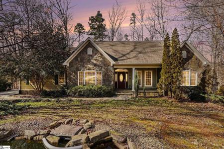 109 Oak Crest Circle