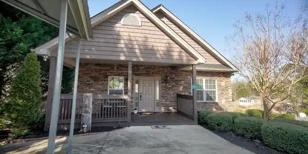 77 Blacksgate Circle