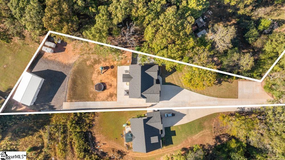 Image 3: Lot lines are approximate, buyer to verify.