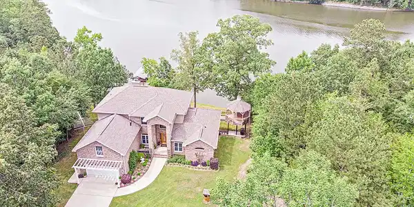 345 Cardinal Point