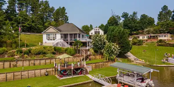 574 Twin Oaks Rd