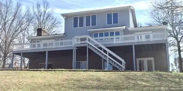 406 Trestle Dr