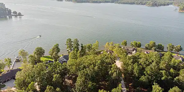 418 Commonwealth Drive