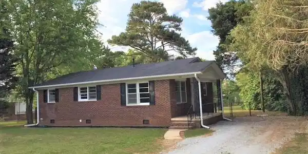 104 Sanders Dr