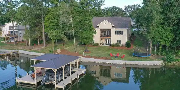 122 King Circle