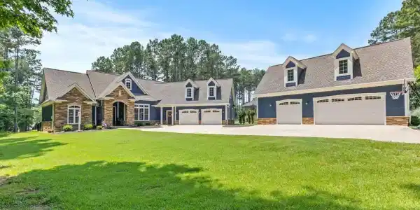 330 Mainsail Drive