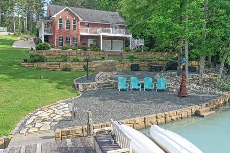 816 Eagles Harbor Drive
