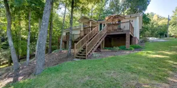 464 S Lake Forest