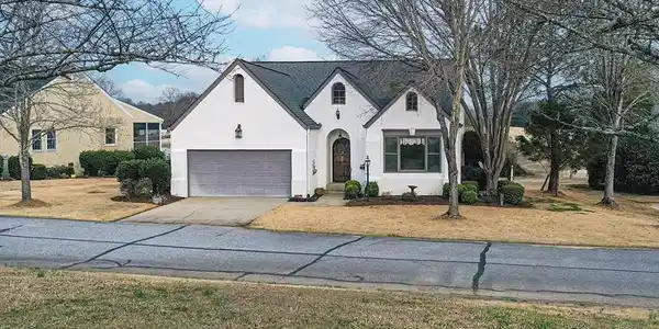 106 Village Rd