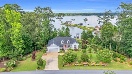 406 Lakeport Drive