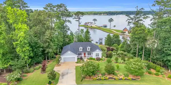 406 Lakeport Drive