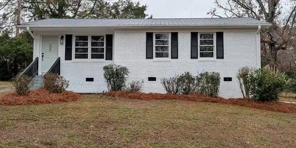 205 Sanders Dr.