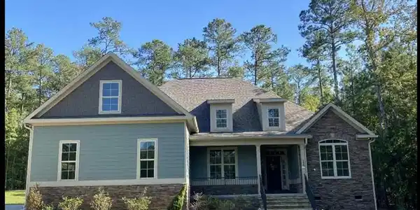104 Retreat Ct