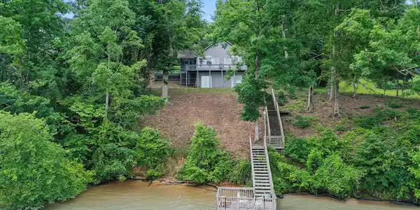 622 Sand Shore Dr