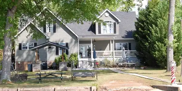 2608 A Scurry Island