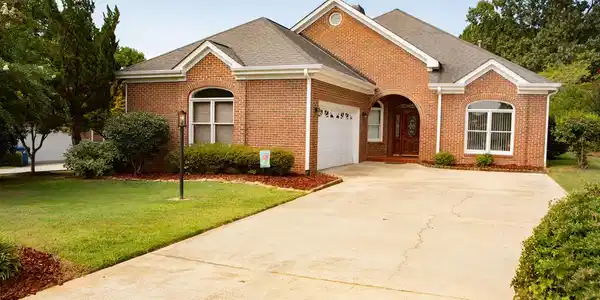 103 Luton Place N