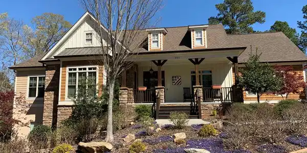 351 Abercrombie Pointe