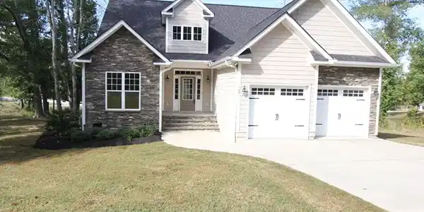 103 King Circle