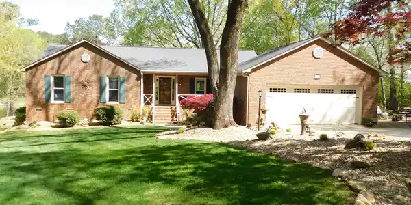 111 Belle Rive