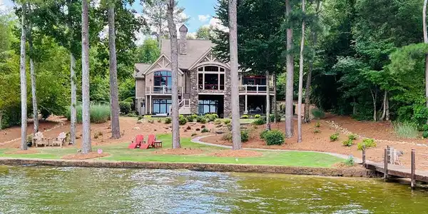 340 Abercrombie Pt