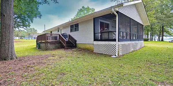224 Beach Dr