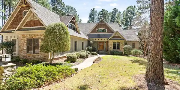220 Compass Pt