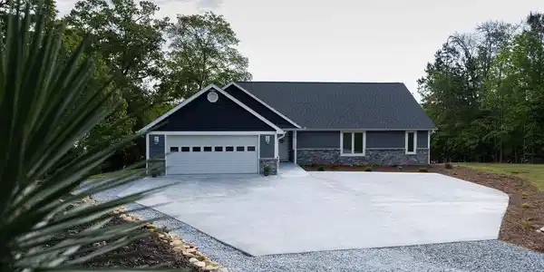 740 740 Eagles Harbor Dr
