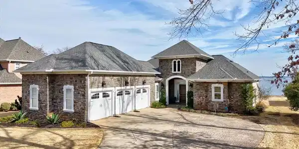 244 Compass Point