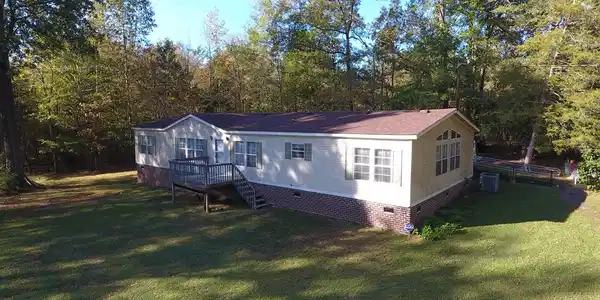 4105 Hwy 221 72 E