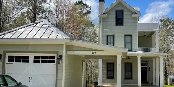 204 Newport Dr.