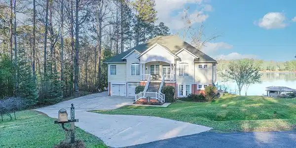 510 Lakeport Drive
