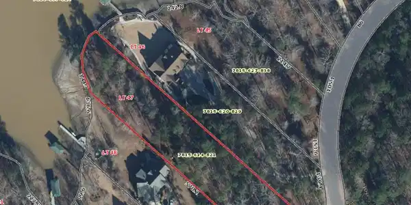 305 Commonwealth Drive