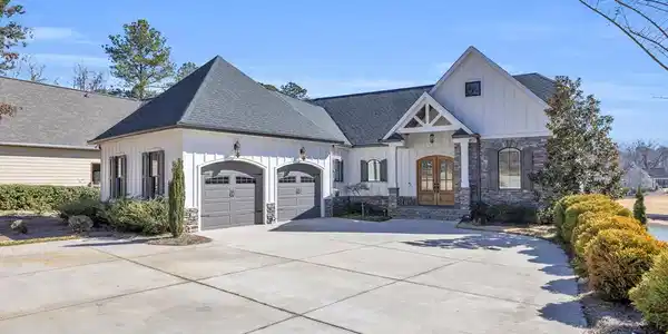 126 Polo Ct.