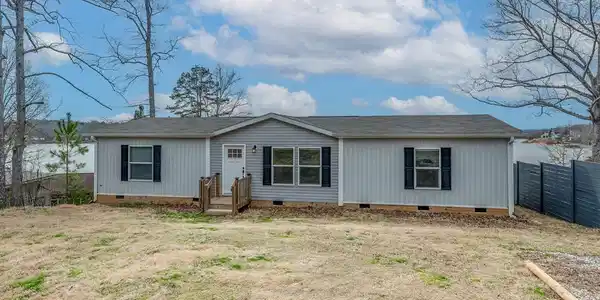 455 Ruth Walker Rd N