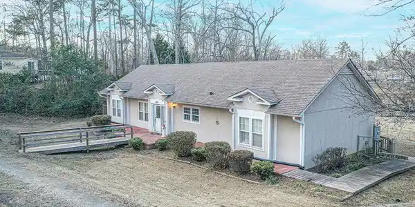946 Old Oak Tree Rd