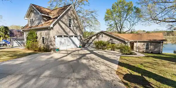 104 Cove Rd