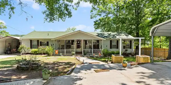 275 Pilgrim Circle