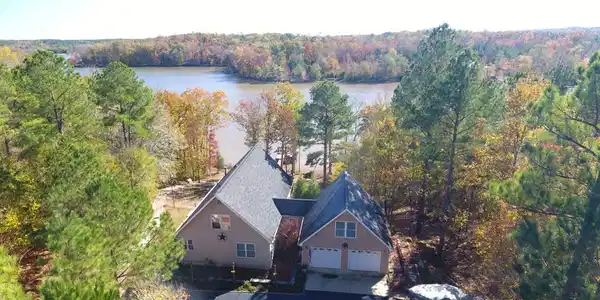 106 Mystic Court