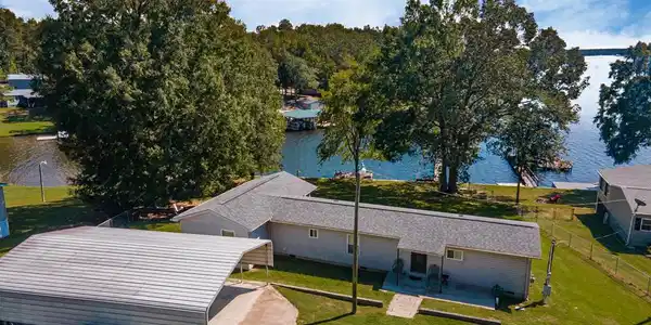 756 Lakeview Farm