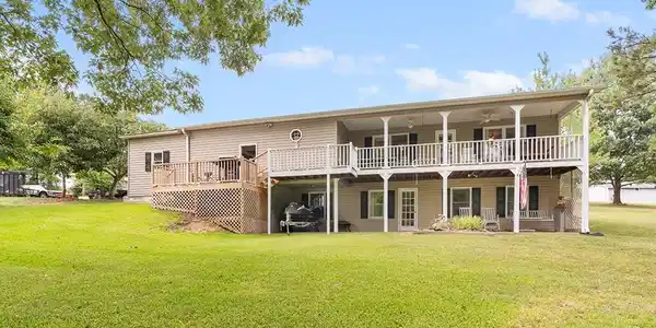774 Lakeview Farm
