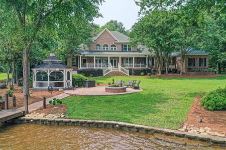 236 Compass Pt