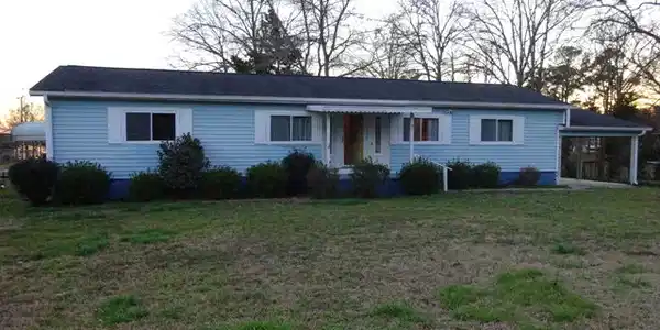 528 Lake Breeze 