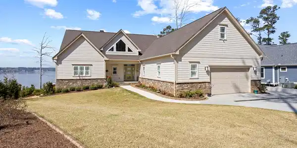 177 Point Arrowhead Circle