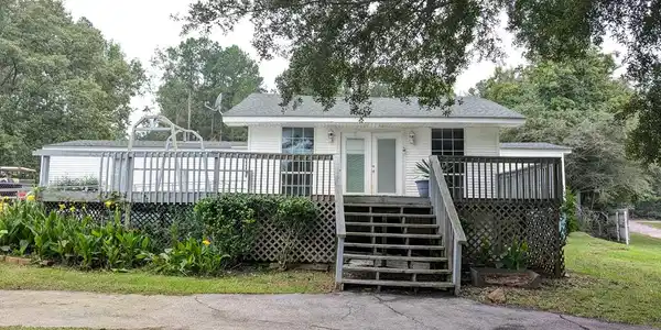 546 Hollaway Cove Rd.