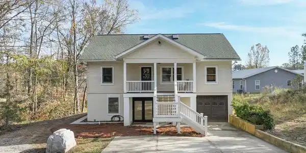439 Summerset Bay Dr